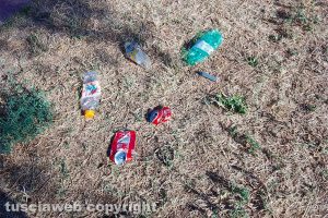 Viterbo - Incuria al parco della Solidarietà