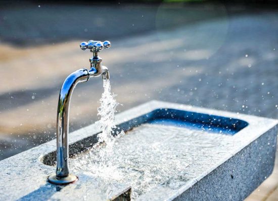 Acqua - Rubinetto aperto