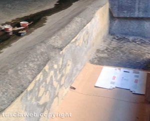 Immondizia a Viterbo - Il lavatoio di via Vetulonia