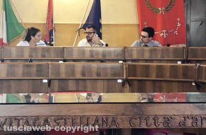 Civita Castellana - La presidente del consiglio comunale Giulia Pieri, il sindaco Luca Giampieri, il vicesindaco Claudio Parroccini