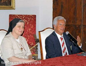 Viterbo - Inaugurazione della mostra "La forza della fede" - Suor Francesca Pizzaia e Massimo Mecarini