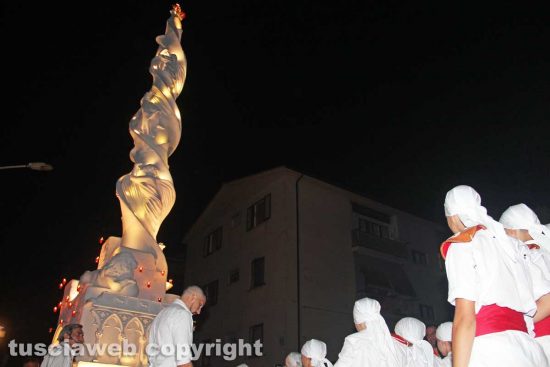 Viterbo - Minimacchina del Pilastro - Il trasporto di Armonia celeste