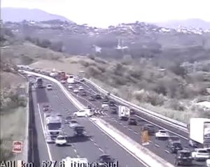 Fiano Romano - Fa inversione a U sull'A1