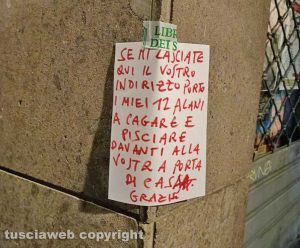 Il cartello a via Cairoli