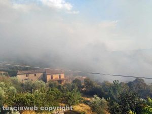 Giove - Incendio nel centro abitato