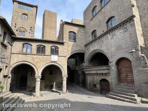 Viterbo - Piazza San Pellegrino