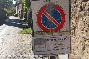 Viterbo - Uno dei divieti di sosta