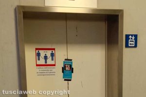 Viterbo - L'ascensore guasto all'ospedale di Belcolle