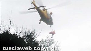 Il salvataggio di un uomo caduto in un burrone