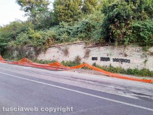 Viterbo - Il muro che costeggia via della Pila