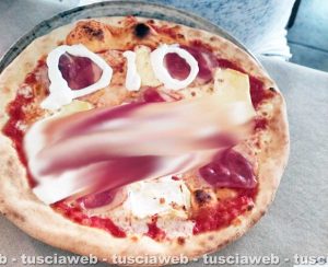 Caorle - Pizzaiolo scrive una bestemmia sulla pizza