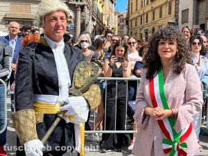Viterbo - Santa Rosa - La consegna della Mazza del maggiordomo