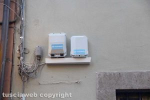 Viterbo - Via Santa Maria Liberatrice - Le scatole bianche della fibra