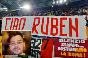 Sport - Calcio - Lo striscione dei tifosi della Roma per Ruben Ciarlanti