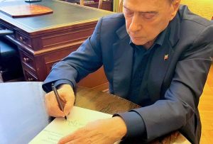 Roma - Silvio Berlusconi si registra al Senato