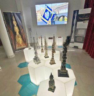 Università Sapienza - La mostra della macchina santa Rosa nel teatro di ateneo