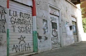 Roma - Scritte contro Ignazio La Russa