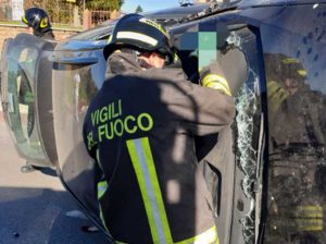 Corchiano - Scontro tra due auto