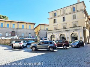 Viterbo - Piazza Dante dopo il divieto di sosta - Di giorno