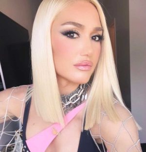 Il post Instagram di Gwen Stefani con indosso la creazione di Benedetta Bruzziches