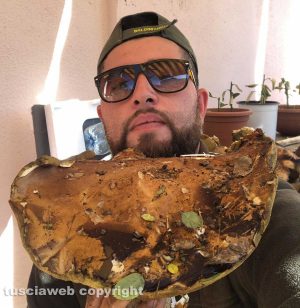 Alessio Pigliavento con il fungo da 1,8 chili