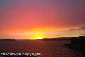 Tramonto sul lago Trasimeno