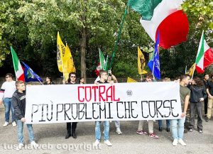 Viterbo - La manifestazione di Azione Studentesca contro Cotral