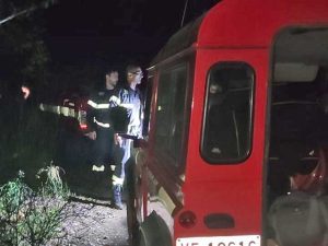 I vigli del fuoco in azione per trovare persone disperse