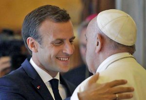 Emmanuel Macron e papa Francesco