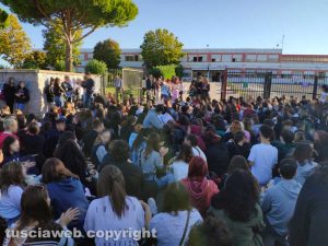 Civitavecchia - La protesta degli studenti al Guglielmotti
