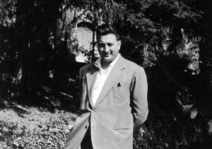 Montefiascone - Vincenzo Bologna nei giardini della Rocca dei Papi negli anni '50