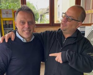 Montefiascone - Loris Capirossi con Giovanni Ranucci al bar-pasticceria Ranucci