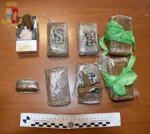 Civitavecchia - Polizia - La droga sequestrata