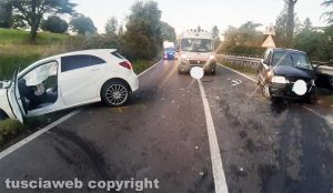 Sutri - Scontro fra due auto su strada Fonte Vivola