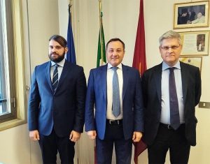 Viterbo - I nuovi dirigenti Emanuele Vaccaro e Antonio Consoli con il questore Sant'Elia
