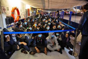 Migranti a bordo dell'ong Humanity 1