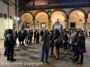 Viterbo - Non chiamatela notte bianca - La partenza dal giardino di palazzo dei Priori