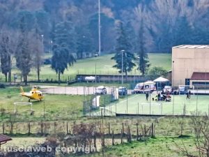 Gallese - Ambulanza ed eliambulanza al campo di calcetto