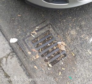 Viterbo - Tombino in via Carlo Cattaneo