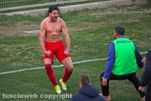 Sport - Calcio - Monterosi - L'esultanza di Rocco Costantino nella gara di andata