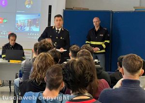 Orte - La polizia stradale all'istituto Besta