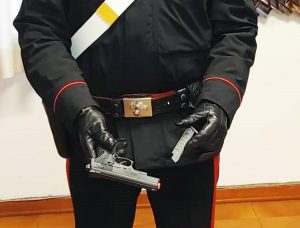 Terni - La pistola giocattolo utilizzata per la finta rapina