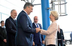 Zagabria -Il primo ministro croato Andrej Plenkovic e la presidente della Commissione europea Ursula von der Leyen