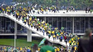 Brasilia - Sostenitori di Bolsonaro assaltano i palazzi delle istituzioni brasiliane