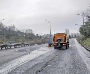 Viterbo - Le strade dopo l'uscita dei mezzi spargisale - Le foto della sindaca Chiara Frontini