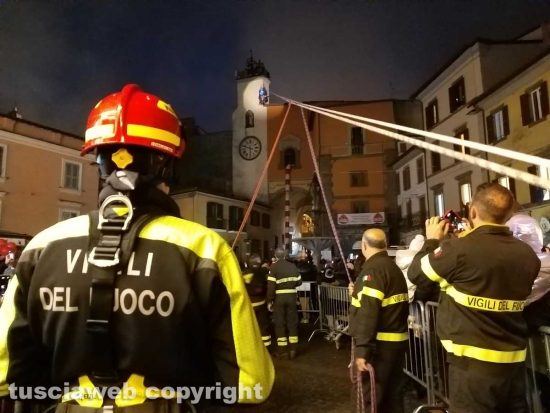 Montefiascone - La discesa della Befana 115 dalla torre dell'orologio di piazza Vittorio Emanuele