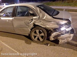Vetralla - Scontro tra auto, due feriti sull'Aurelia bis