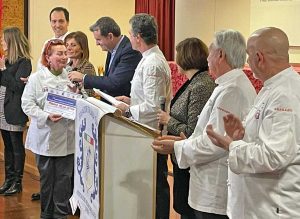 La cuoca Vittoria Tassoni durante la premiazione