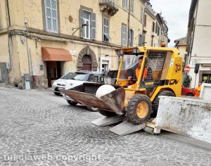 Viterbo - Palla di travertino ritrovata in via Cairoli