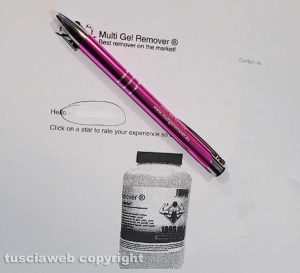 Droga dello stupro - Il flacone di solvente chimico noto come multigel remover sequestrato dalla polizia